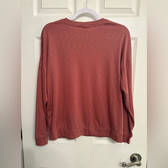 Vuori Sunrise Crew Women’s Shirt - Picture 2 of 6